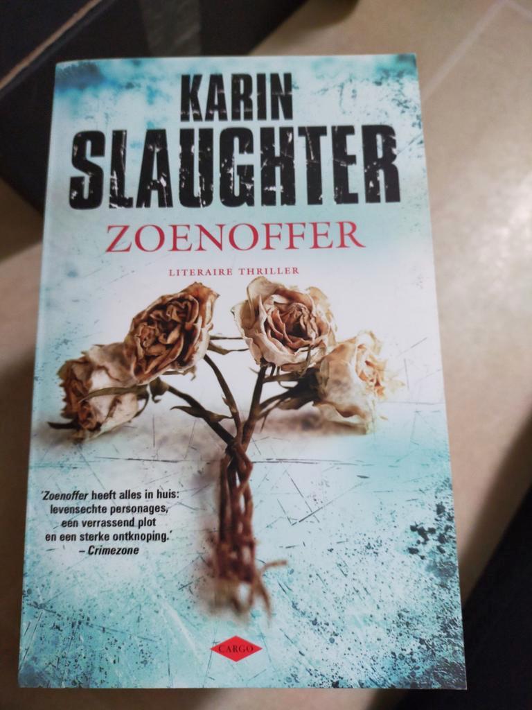 Diverse boeken en het tijdschrift AutoWeek