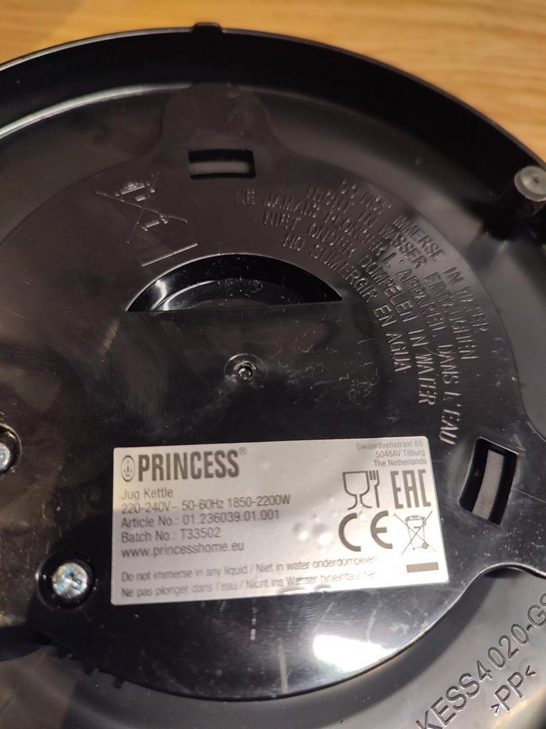 Twee mooie waterkokers