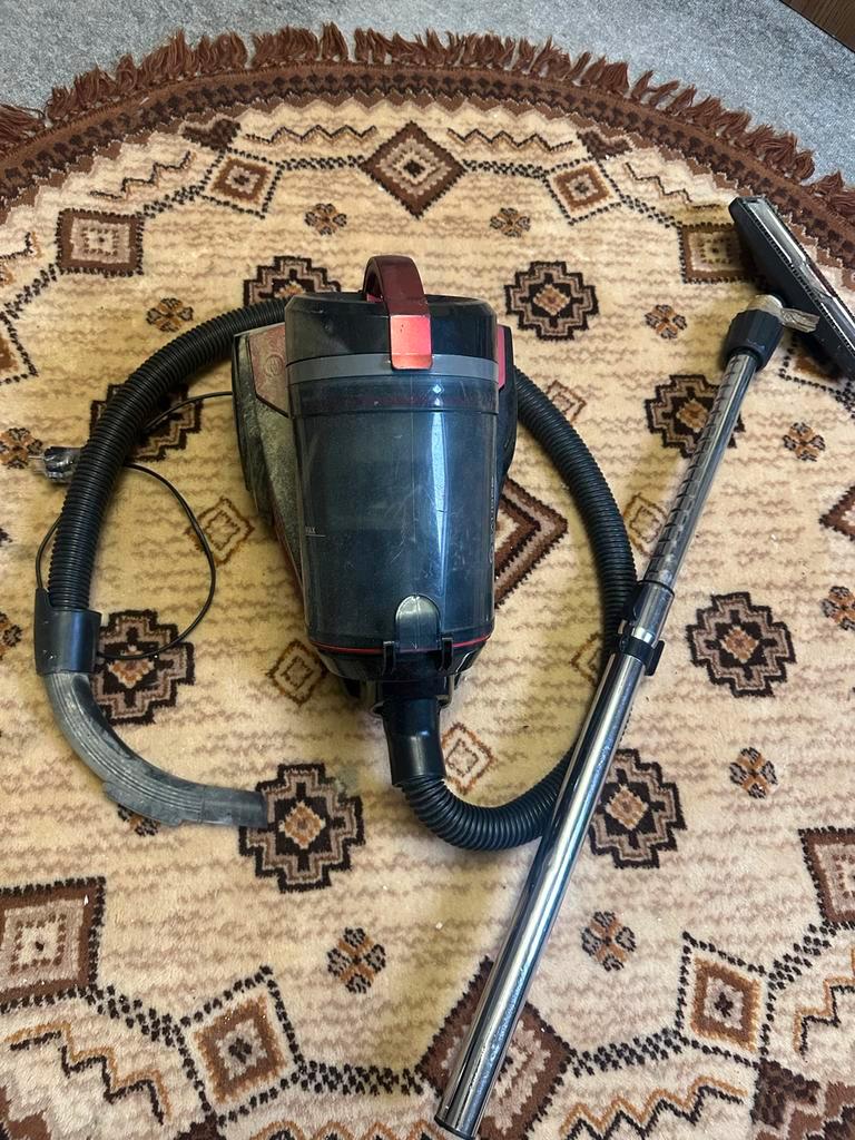 Gratis stofzuiger - Werkt, maar moet schoongemaakt!