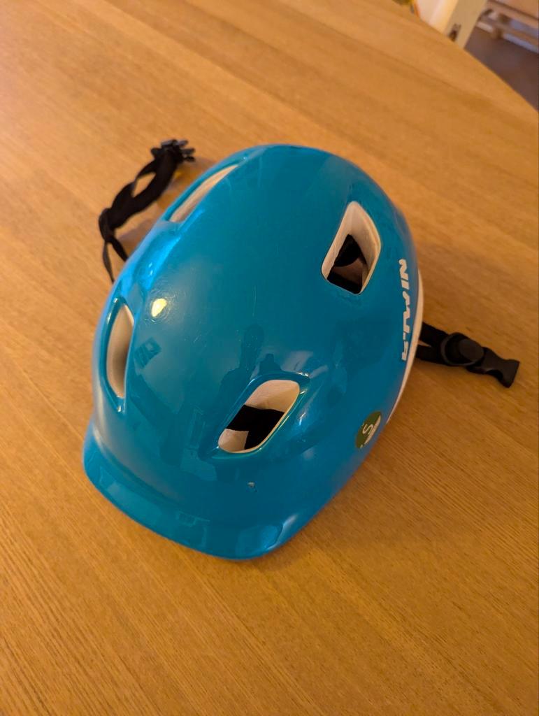 B''twin kinderfietshelm maat S - Gratis