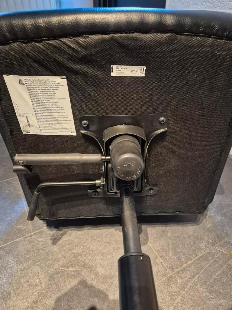 bureaustoel zwart, in hoogte verstelbaar