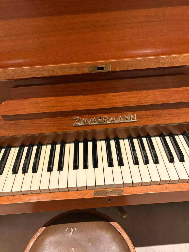 Gratis ophalen goed functionerende piano van Zimmerman