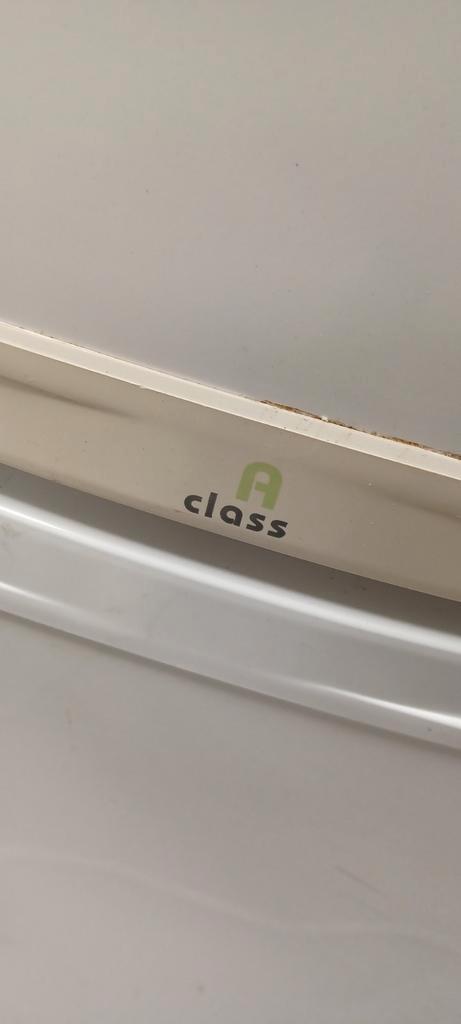 Koelkast - gratis - ideaal voor zuip keet of schuur