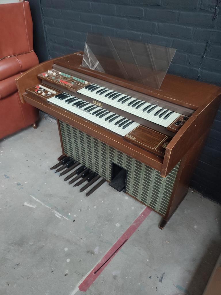 Solina P240 orgel: t.e.a.b.