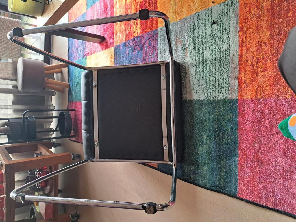 4x eetkamerstoelen  zwart