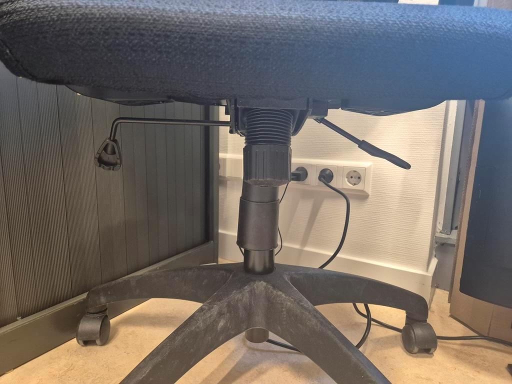 Bureaustoel gratis af te halen in ZOETERMEER!