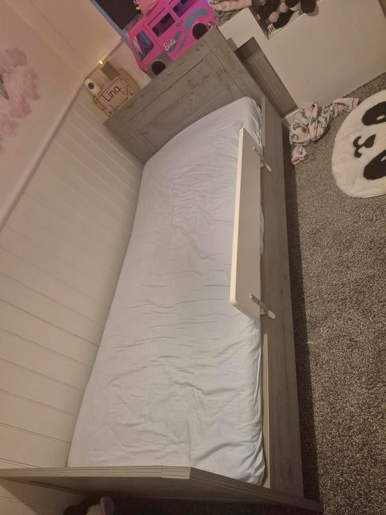 Eenpersoonsbed 95x205 cm - Gratis af te halen!