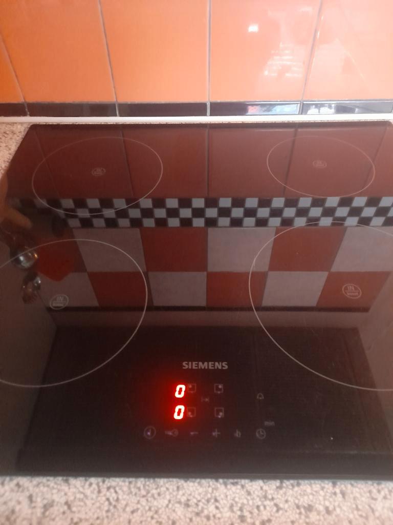 Siemens inductiekookplaat met defect.