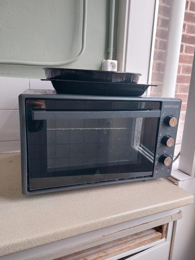 Merkador oven gratis op te halen op wo 17 of di 23 dec