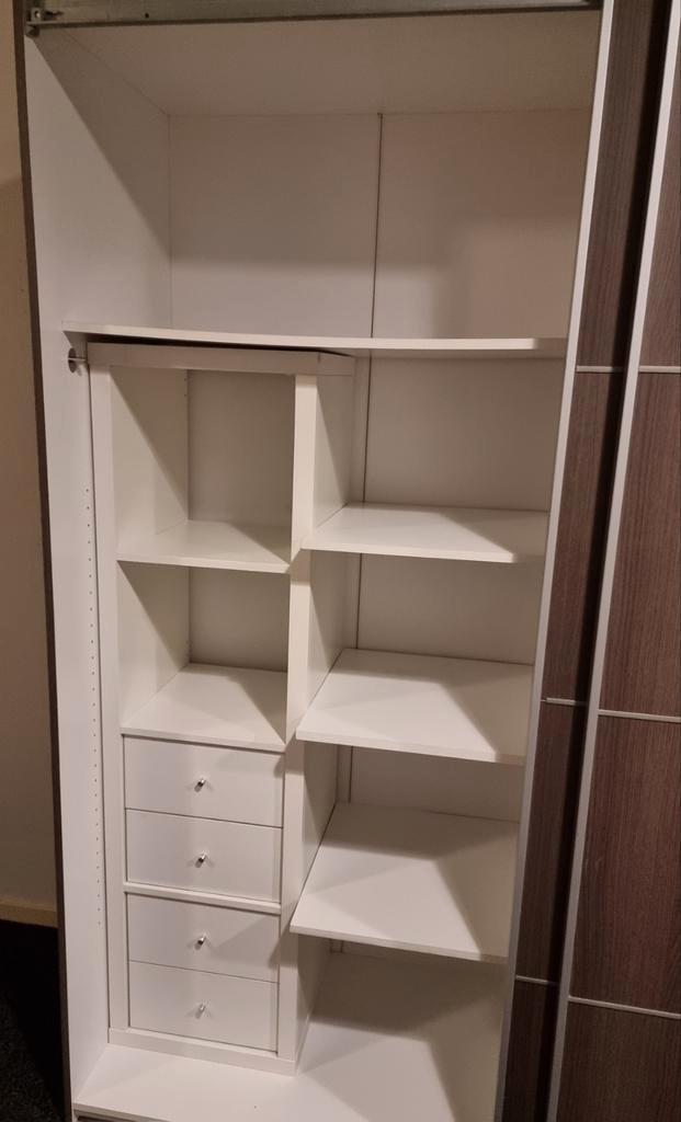 GRATIS kast met schuifdeuren