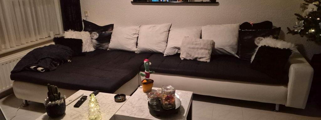 Gratis op te halen. Bankstel met 2 persoons lounge gedeelte.