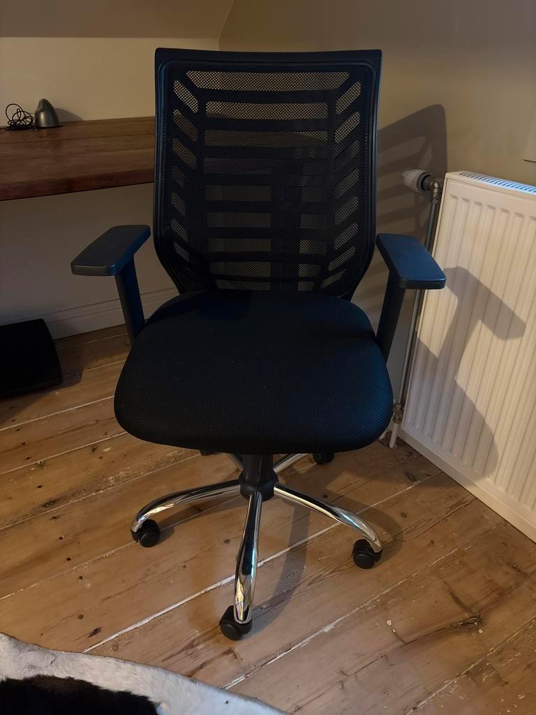 Verstelbare bureaustoel