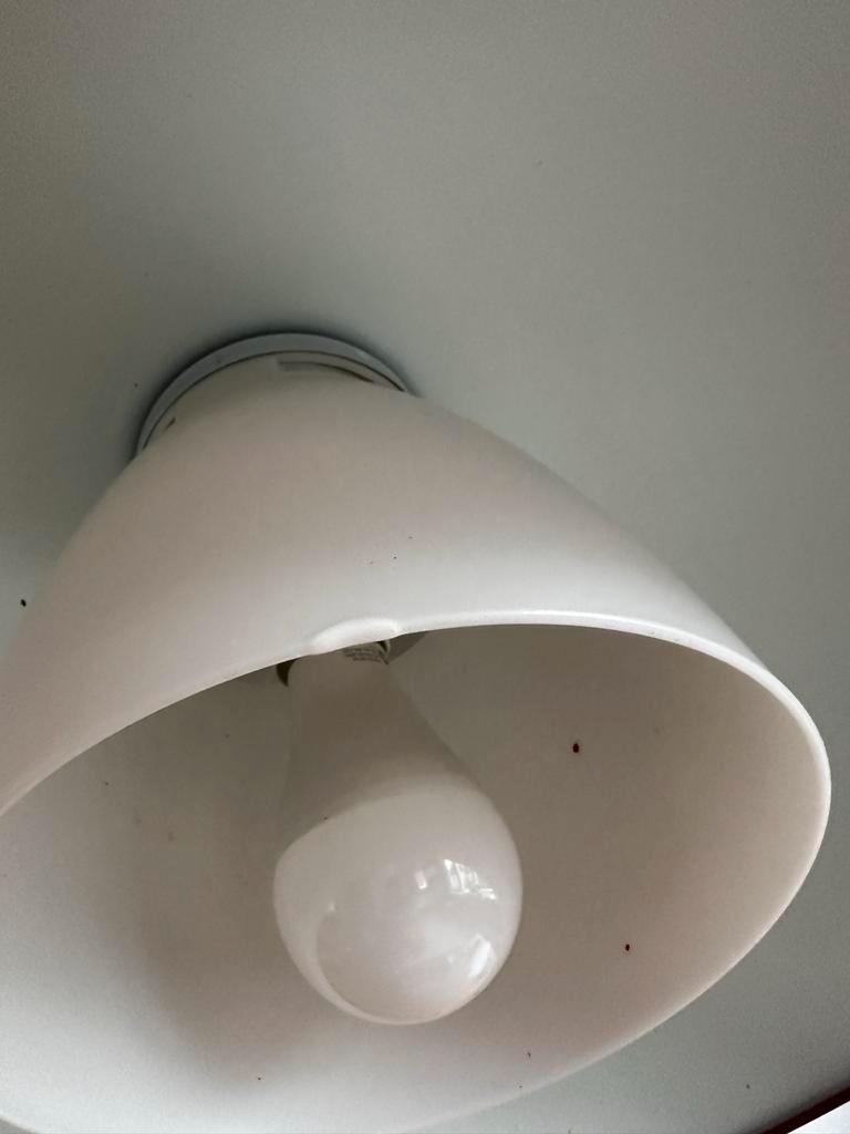 2x Rode IKEA Brasa Lampen