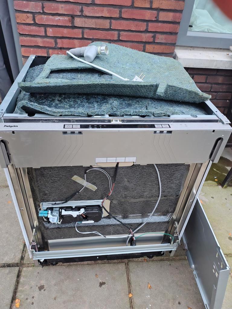 Vaatwasser pelgrim vrij nieuw maar opknapper