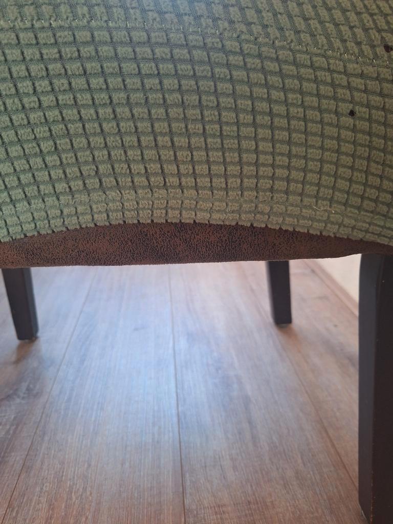 6 eetkamerstoelen! Gratis!