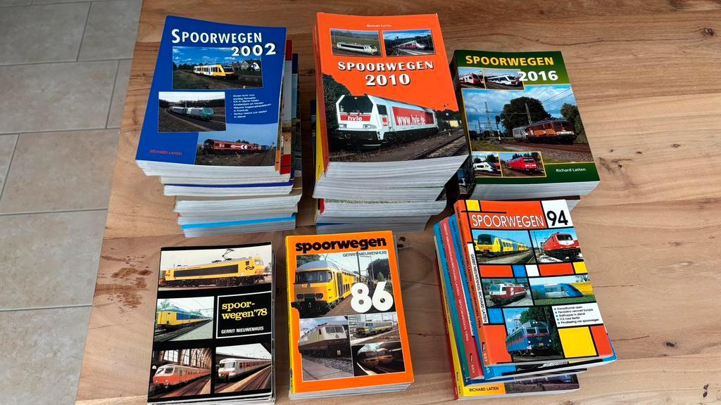 41 Jaarboeken “Spoorwegen”