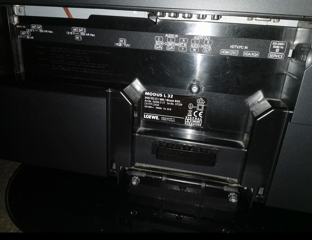 Gratis werkende Loewe tv oudje & Philips tv 2016/17 kapot
