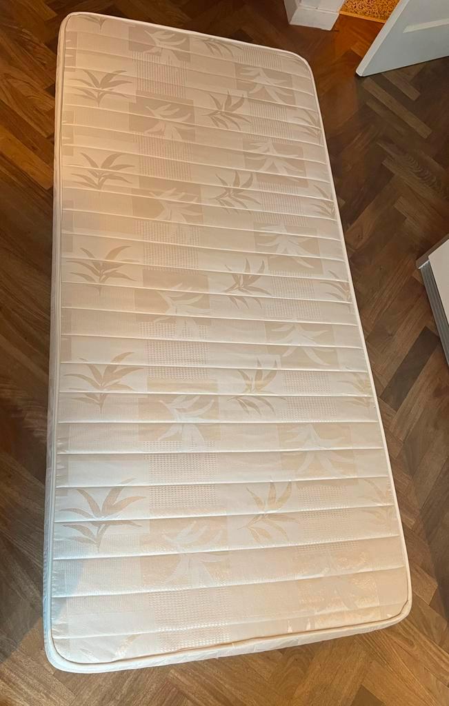 Matras 90x190 (stevig) goede staat