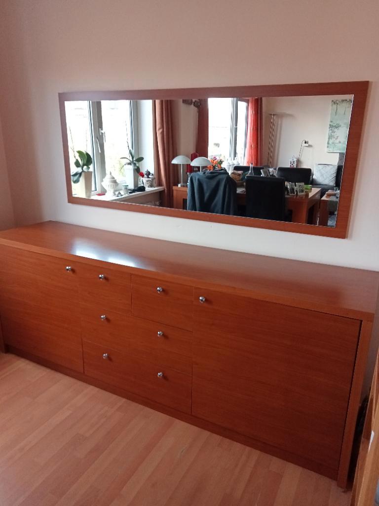 Dressoir met spiegel