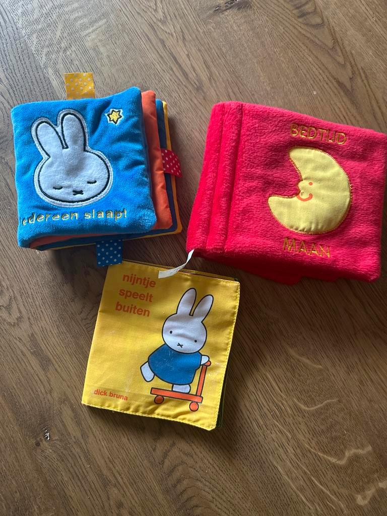 Drie baby voel/knisperboekjes van Nijntje
