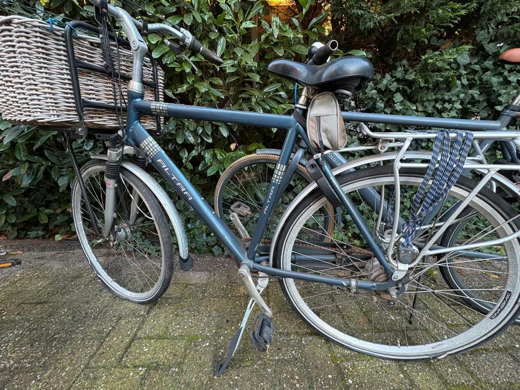 Gratis 2 heren Fietsen  - Opknappers: MTB, Hollandia, Altar