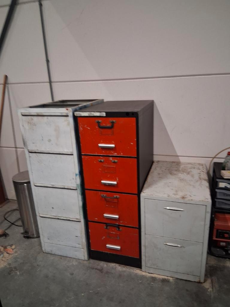 3 stalen laden kasten gratis