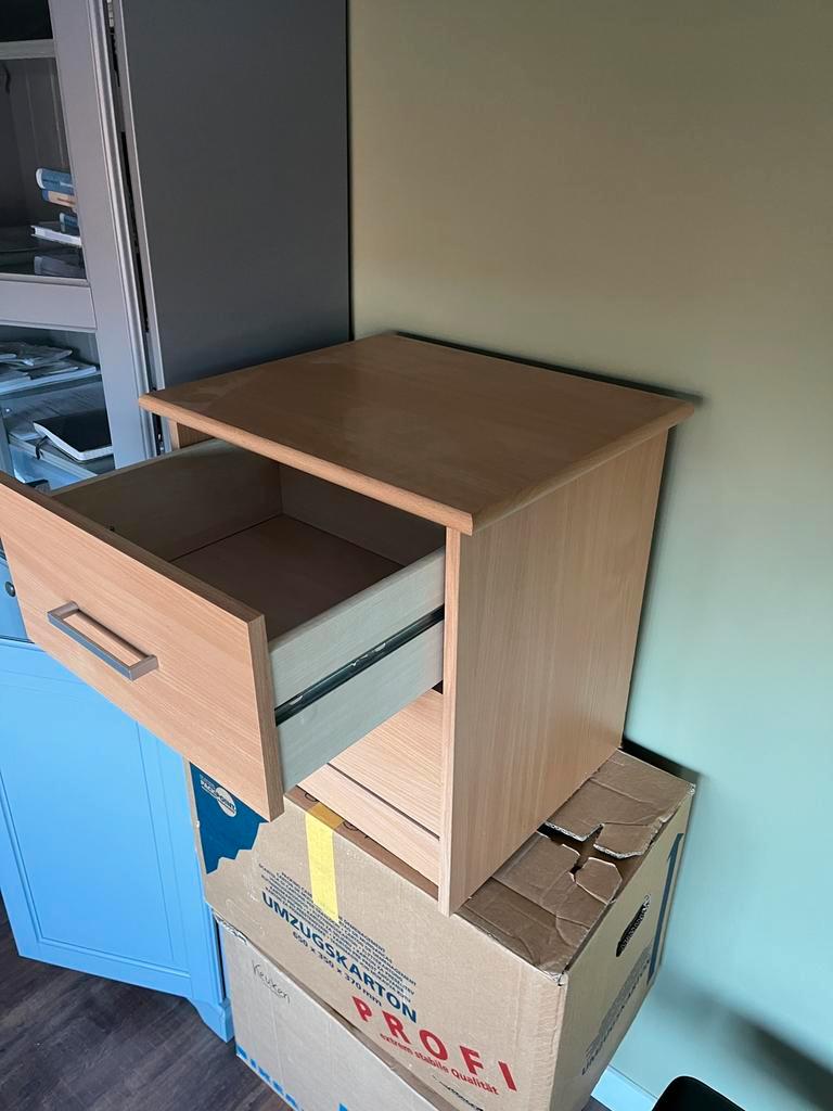 Nachtkastje ladekastje netjes