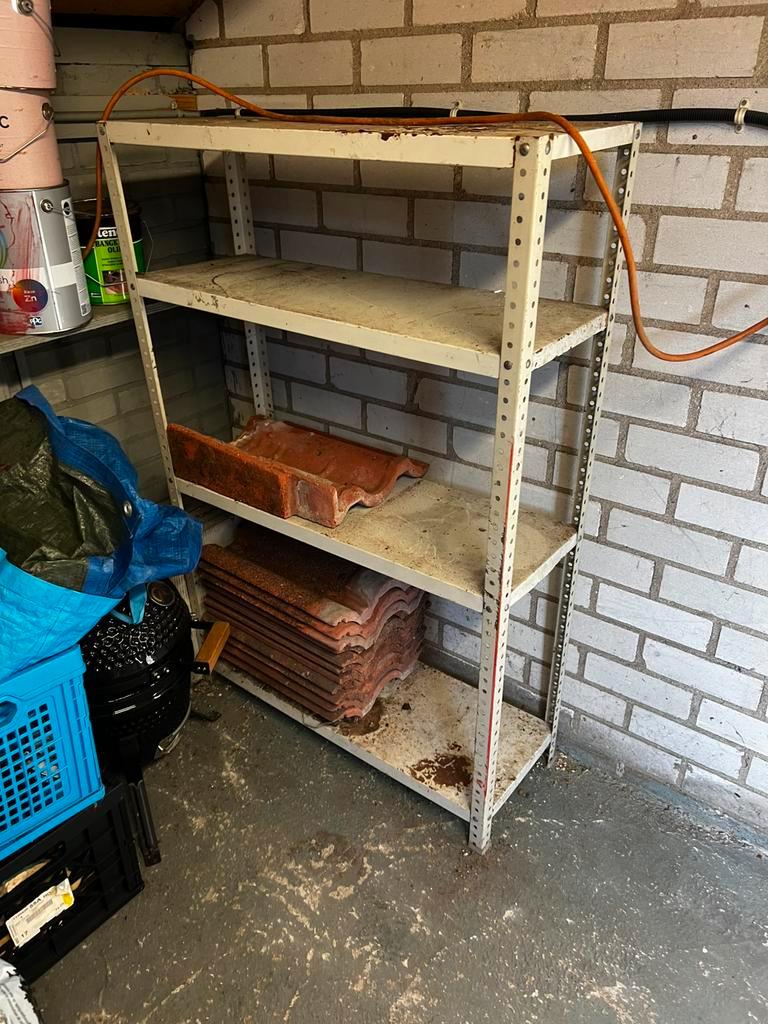 Metalen stelingkast gratis