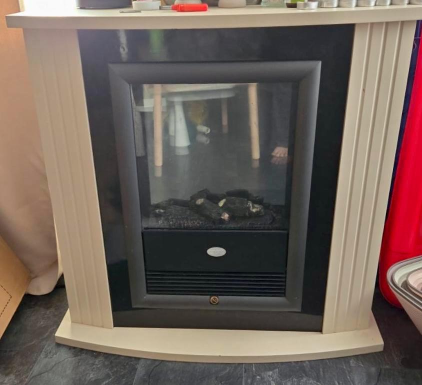 Gratis: elektrische haard – verwarming werkt, licht defect