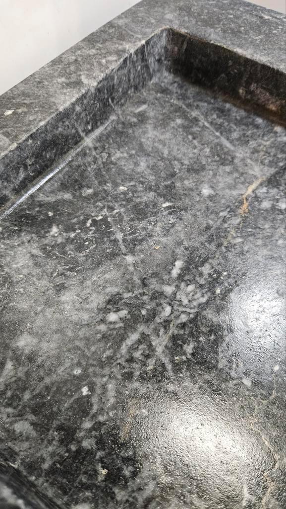 Gebruikte natuurstenen wasbak