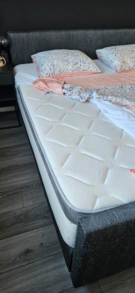 T.e.a.b. Compleet bed 180x200 (bed, boxspring, matras)