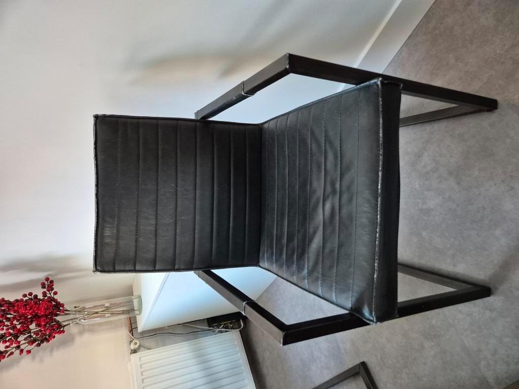 4 eetkamerstoelen zwart kunstleer, gratis af te halen