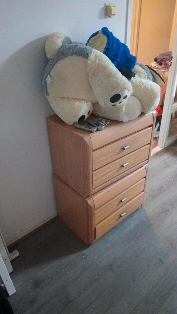 Gratis houten tweepersoonsbed met lattenbodems