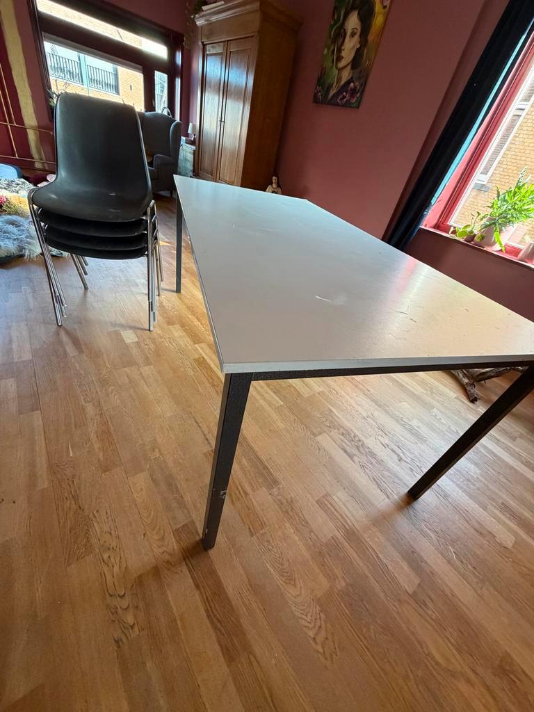 Gratis af te halen: Tafel met 4 stoelen