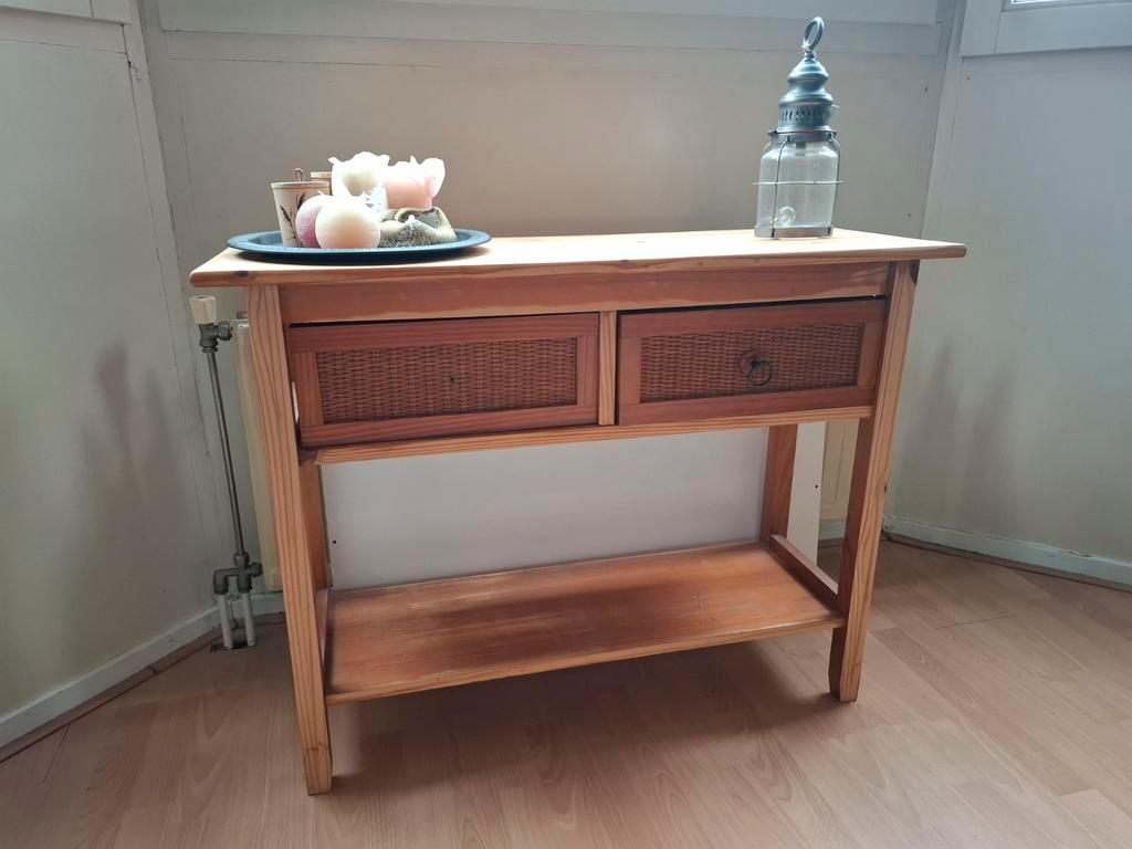 Houten sidetabel met lades