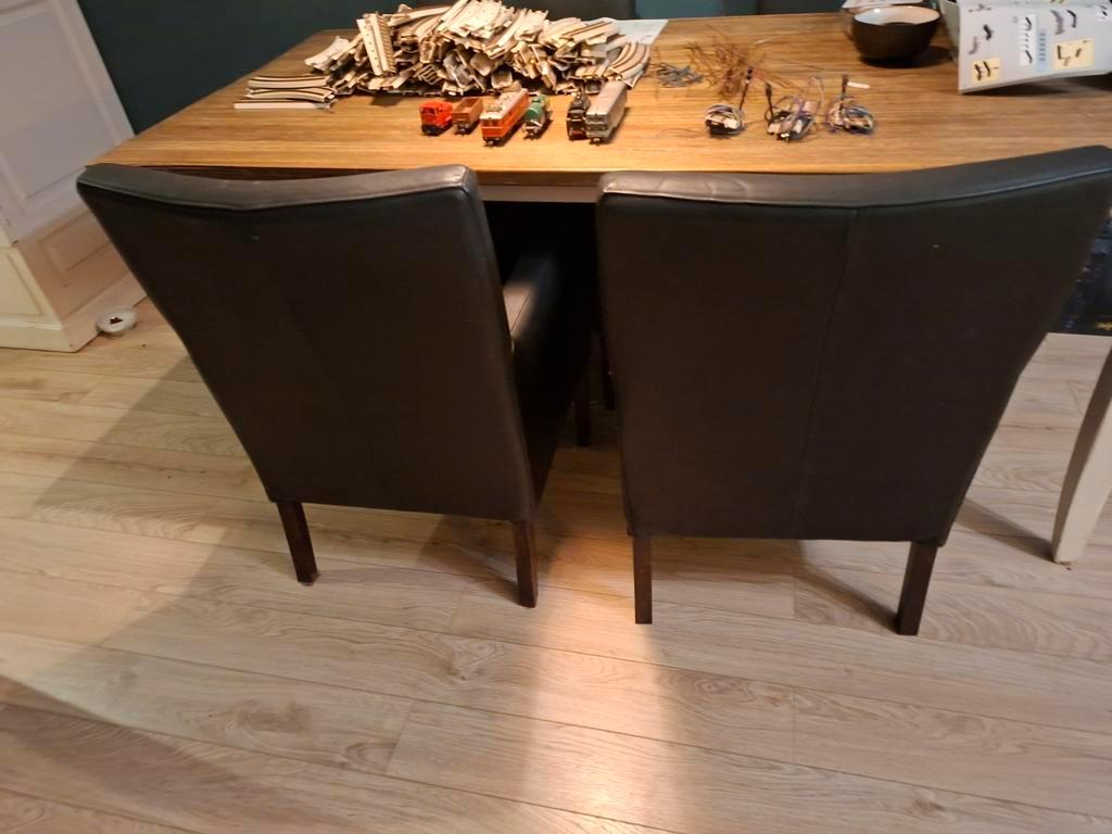 4 Eetkamerstoelen - Gratis Af te Halen