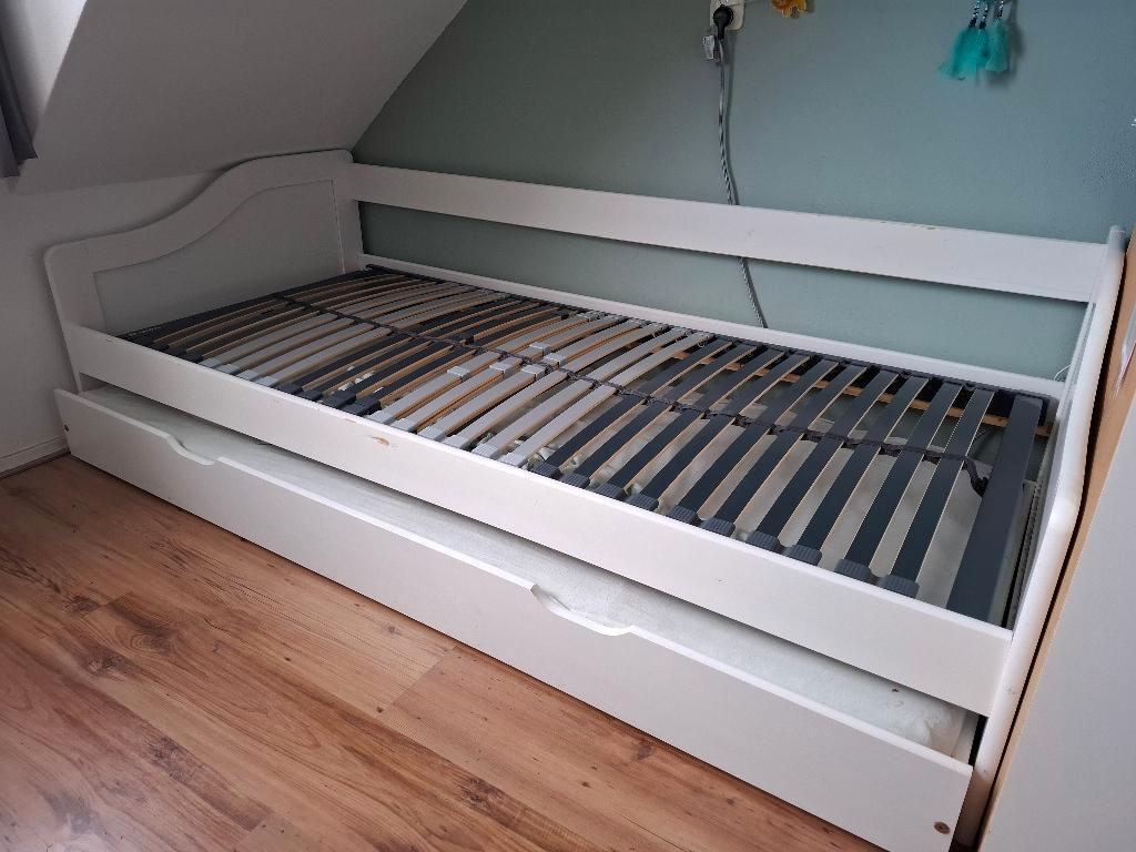 Gratis bed 90x200 met bedlade