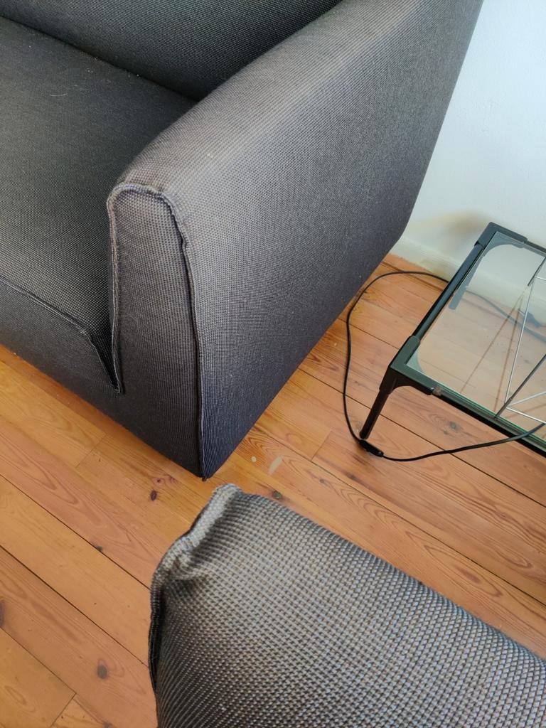 Twee stoffen donkerblauwe banken