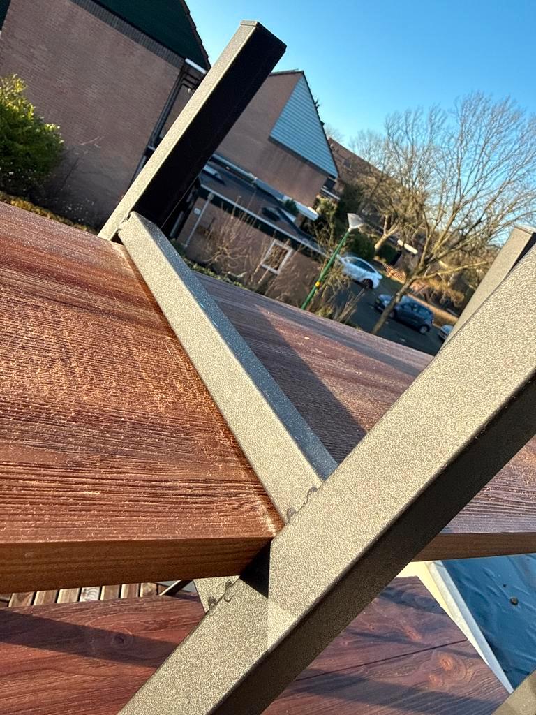 Houten kast met 4 lades - Zo goed als nieuw!