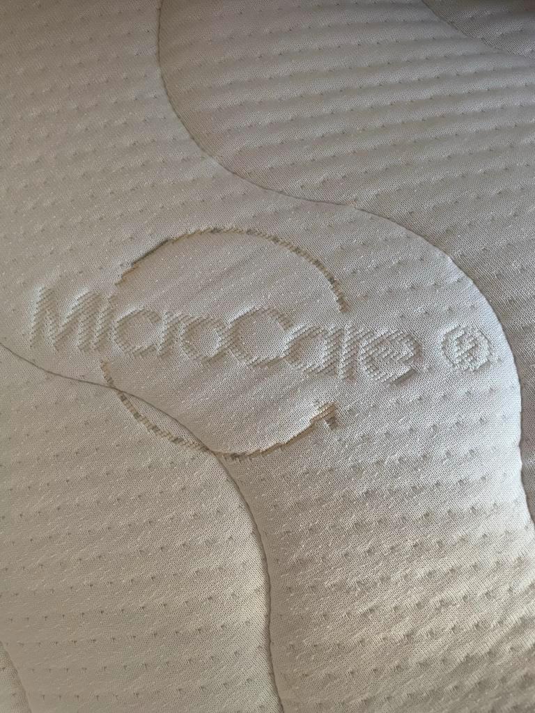 Waterbed - leeg en gedemonteerd Gratis