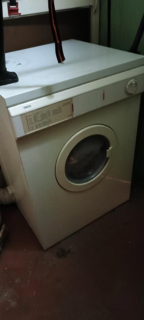 Zanussi wasdroger met luchtslang