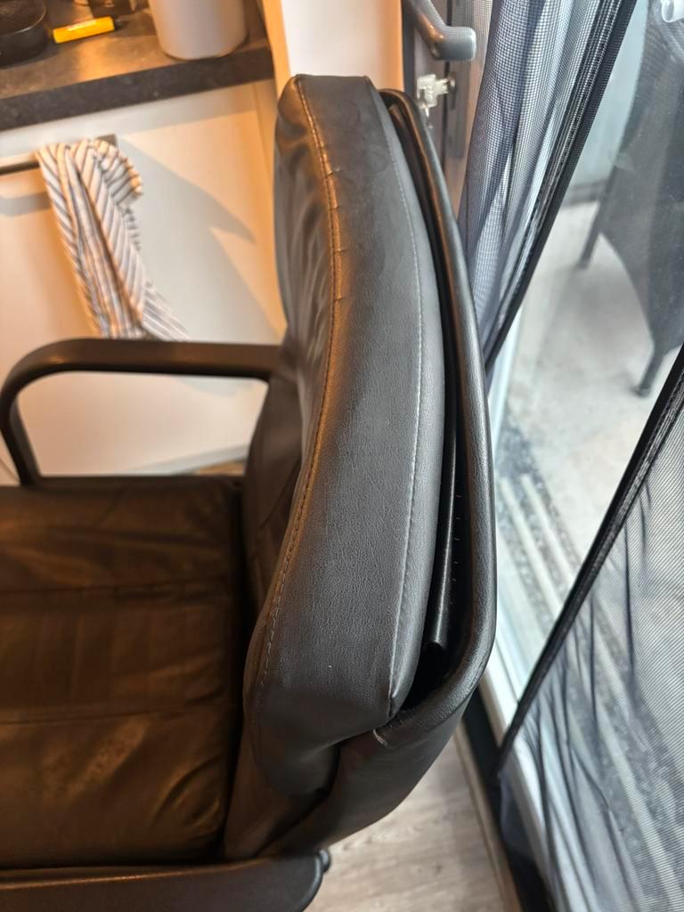 Bureaustoel - zwart - zeer gebruikte staat