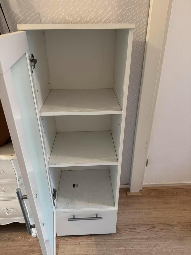 Badkamerkastje gratis af te halen