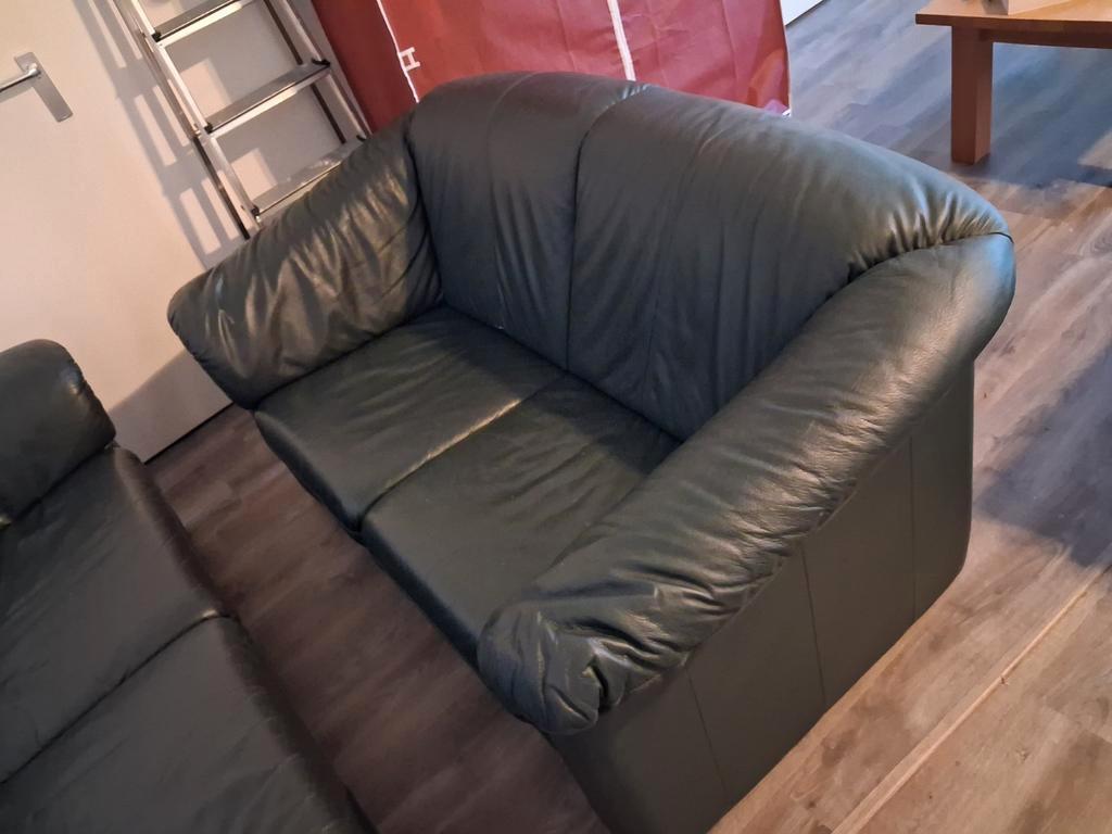 2 zitbanken gratis aangeboden