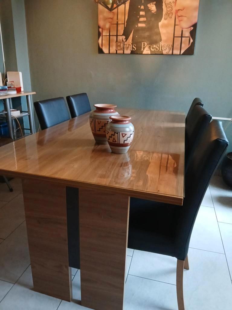 Eethoek met 6 stoelen zgan