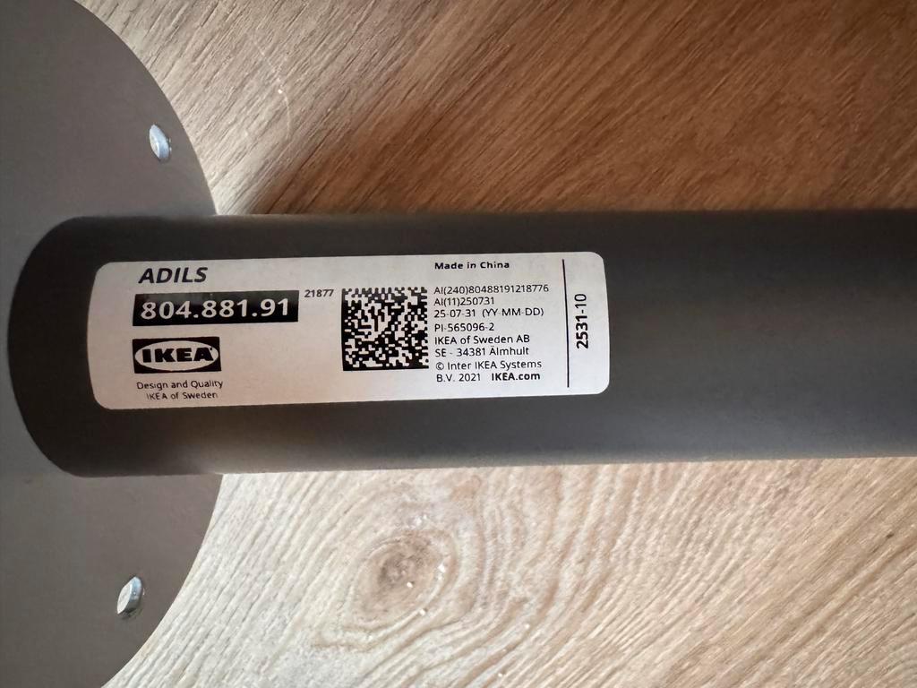 2 grijze Adils IKEA poten