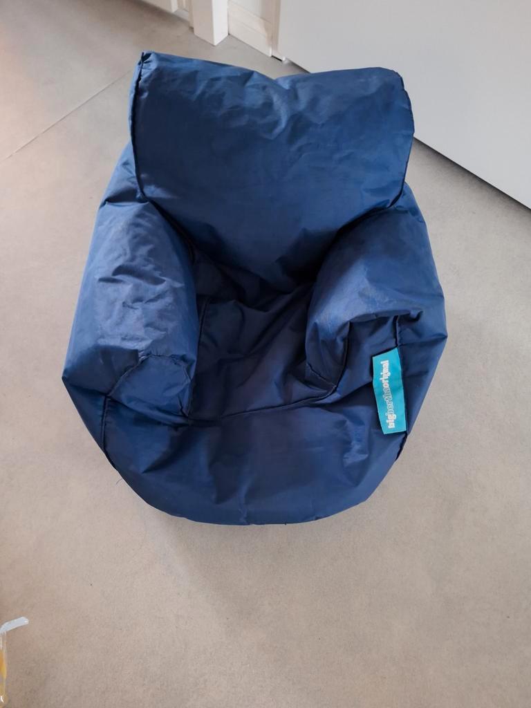 Kleine blauwe zitzak