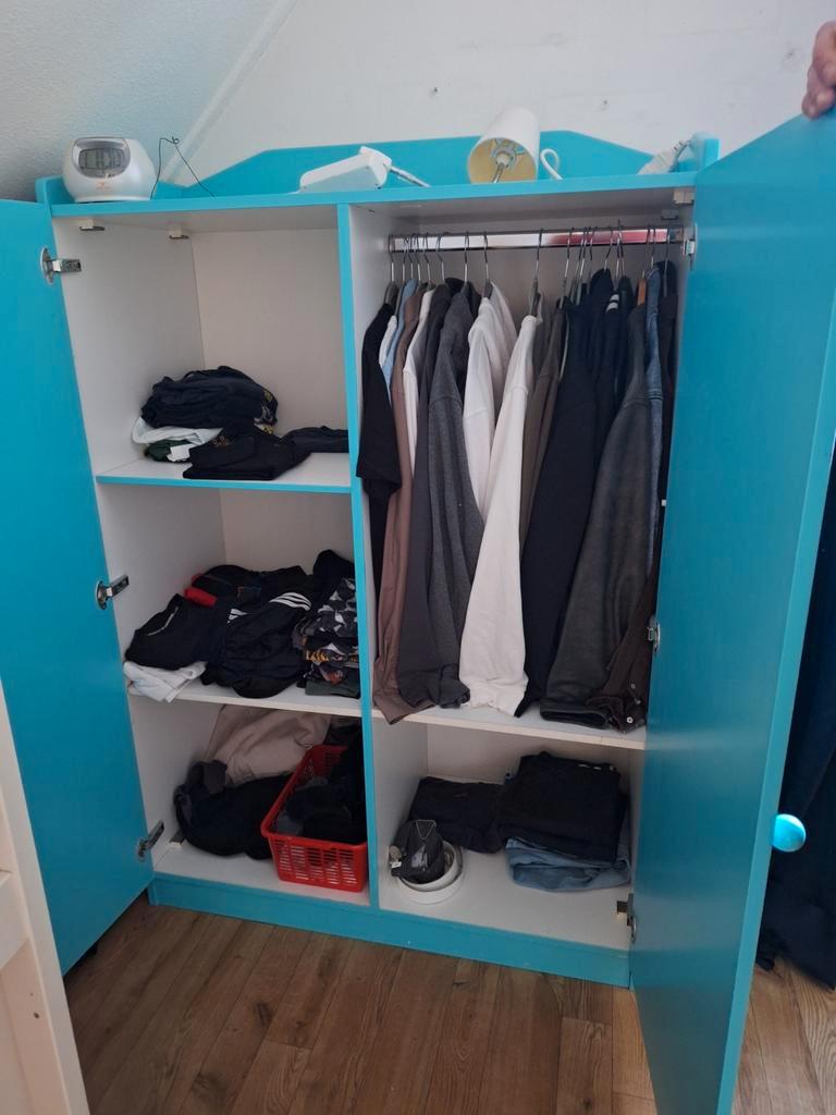 Gratis kledingkast 110 x 150 x50 kinderkast