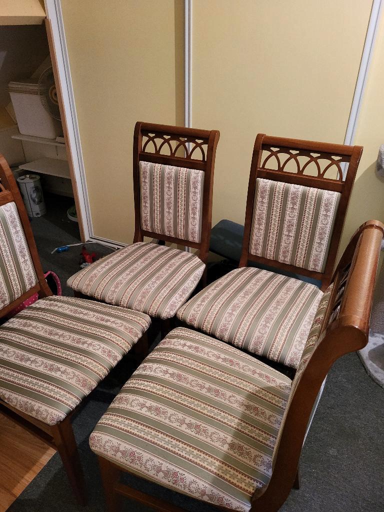 4 eetkamer stoelen