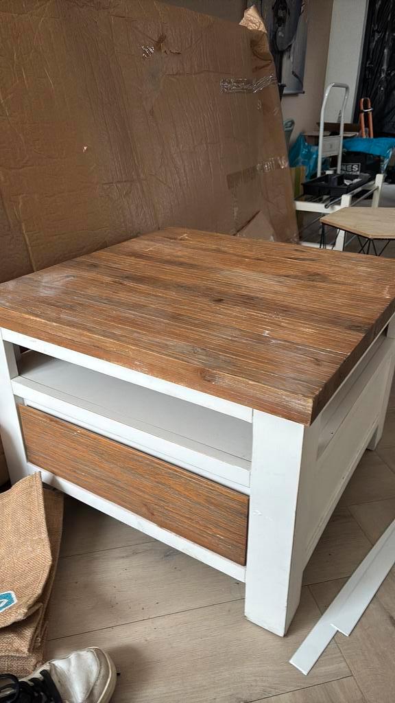Bijzettafel / salontafel hout